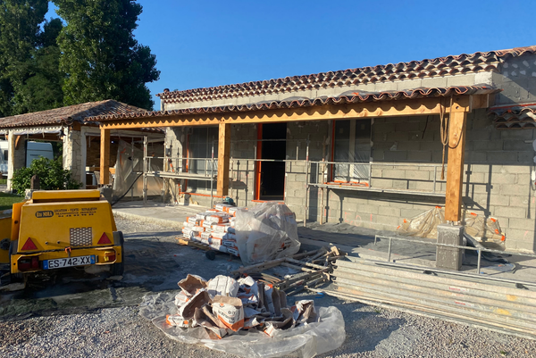 Chantier de charpente à Fréjus